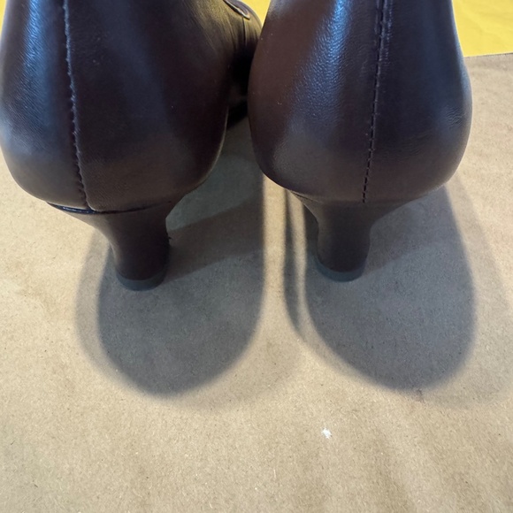 ARRAY LOW HEEL LEATHER PUMPS - Picture 5 of 10